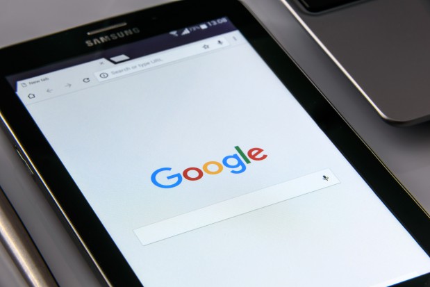 Pacjent wyedukowany na Google bywa trudny (fot. pixabay) Jak dentysta powinien spierać się z dr Google