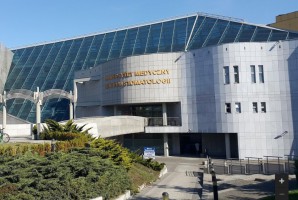 UM w Poznaniu (źródło: GoogleMaps) Uniwersyteckie Centrum Stomatologii w Poznaniu zamówiło usługi logopedyczne