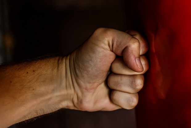 Student stomatologii bezwzględnym bokserem? Student stomatologii uderzył, czy brutalnie pobił