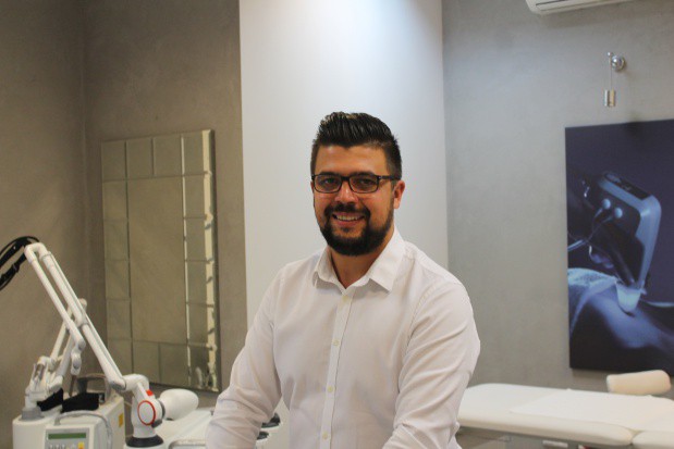 Michał Madej dyrektor zarządzający w firmie BTL Polska (foto: infoDENT24.pl) Era lasera. Czy już nadchodzi?