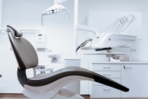 Kto będzie leczył dzieci we wrocławskich szkołach? (fot. pixabay) Wrocław: dentyści szkolni pilnie poszukiwani