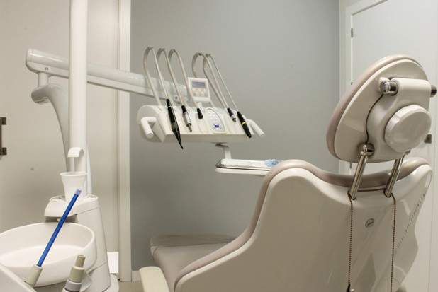 Brak pacjentów ufających studentom stomatologii (foto: pixabay) Dentyści czekają na pacjentów na... Gumtree