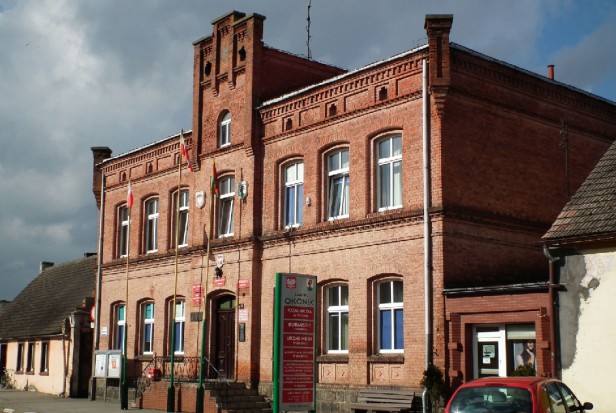 Urząd Miasta i Gminy w Okonku (źródło: Wikipedia) Zespół wespół – tak działają gabinety stomatologiczne