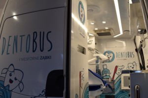 Dentobus (źródło: MZ) Tak będziecie leczyć w dentobusach
