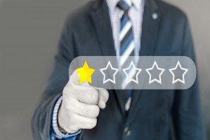 Niezbyt pochlebna opinia w interncie - czy warto się nią przejąć? (fot. pixabay) Gdy pacjent szkaluje w internecie