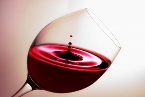 Wino wspomaga zdrowie jamy ustnej (fot. pixabay) Naukowcy: wino chroni przed próchnicą