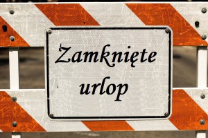 Jak zgłosić przerwę w wykonywaniu świadczeń? Spór o formę zgłaszania przerw w udzielaniu świadczeń