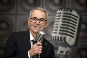 Robert Janowski (fot. Instagram) Reklama protez stomatologicznych z celebrytą w roli głównej
