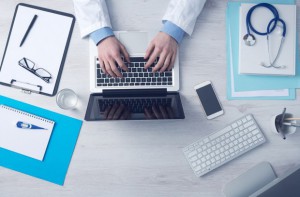 Obowiązek wystawiania e-zwolnień na razie jedynie na barkach lekarzy (fot. pixabay) Pomysły OIL na usprawnienie wystawiania e-zwolnień