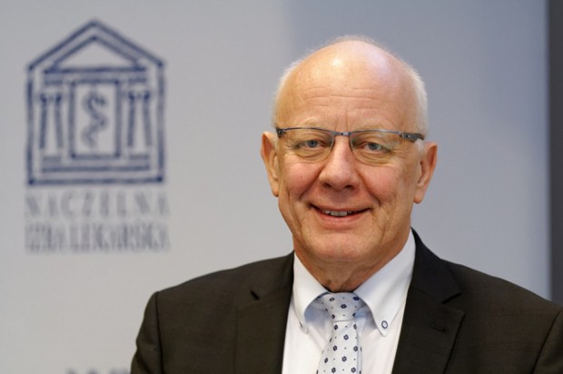 dr n. med. Leszek Dudziński (foto NIL M.Jakubiak) Wytrwale łatany koszyk świadczeń stomatologicznych