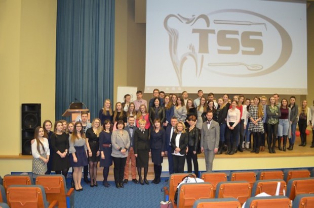 Jubileuszowe zdjęcie Towarzystwa Studentów Stomatologii na UM w Lublinie (fot. UM Lublin) Lublin: i po 15. jubileuszu