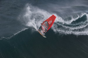 Wytrwałość i precyzja potrzebne w stomatologii przydają się też w uprawianiu sportów wodnych (fot. pixabay) Dentysta i windsurfer, a może windsurfer i dentysta