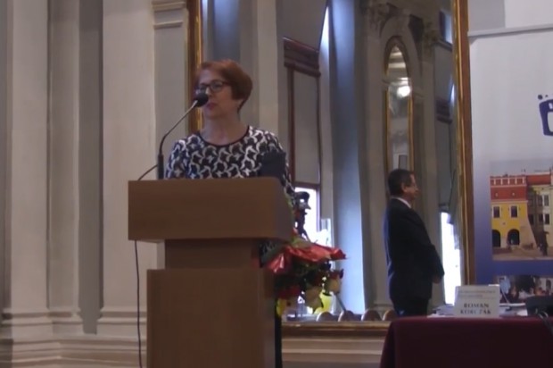 Córka Mieczysława Korczaka Marta Fistek podczas uroczystości Dentysta honorowym obywatelem Tarnowa