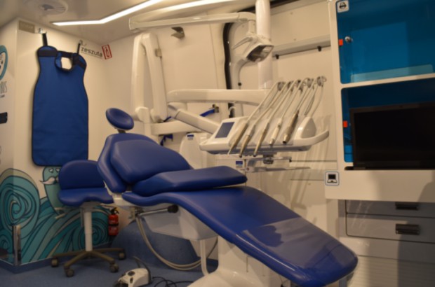 Mobilny gabinet stomatologiczny (fot. pixabay) Dentobus i na lubelskich drogach
