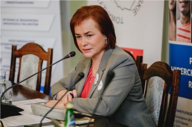 Posłanka Lidia Gądek (źródło: FB) Posłanka o „nieszczęsnych” dentobusach