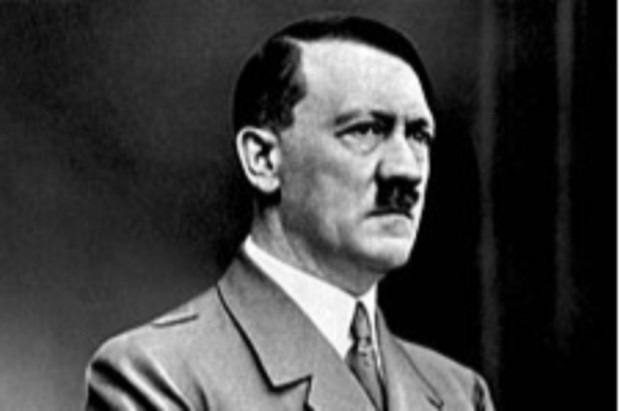 Adolf Hitler (fot. Wikipedia) Zęby Hitlera