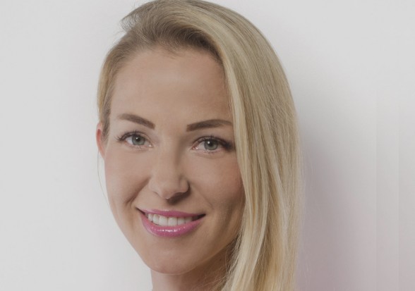 lek. dent. Agata Pleszyniak, Klinika Implantologii i Stomatologii Estetycznej Borczyk.pl (foto: Borczyk.pl). Wybielanie szkliwa nakładkowe: krok po kroku