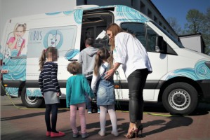 Program dentobus w realizacji (foto: CM Corten Medic) Dlaczego krytykowanie dentobusów nie ma sensu – idea