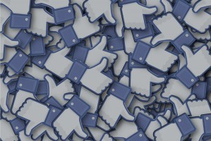 Krytyka umieszczona w internecie (fot. pixabay) Problem z opiniami w internecie