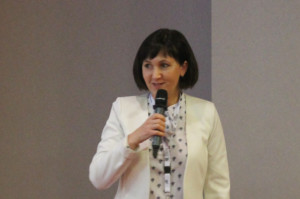 Lucyna Jasińska dyrektor Biura Zarządu Głównego PTS (foto: infoDENT24.pl) Trudne pytania o współpracę PTS z samorządem