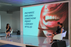 Podczas prezentacji formuły ActivRepair plus (foto: infoDENT24.pl) Trzy dni bez mycia zębów to pewne zapalenie dziąseł
