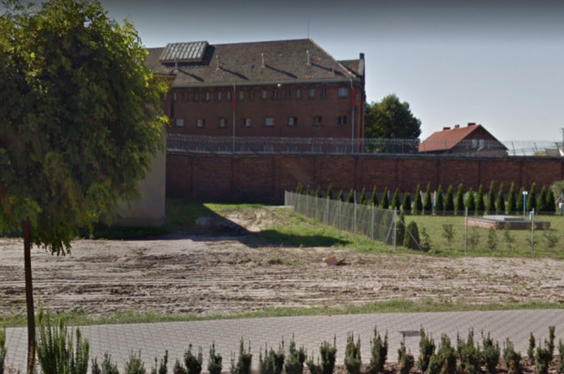 ZK we Wronkach (źródło: Google Maps) Kto chce leczyć zęby osadzonym w ZK Wronki?
