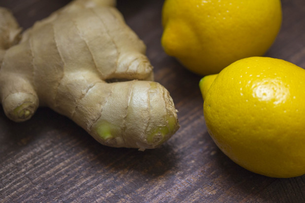 Imbir i cytryny chronią zdrowie zębów i dziąseł (fot. pixabay) Jaką dietą stymulować obronne działanie śliny