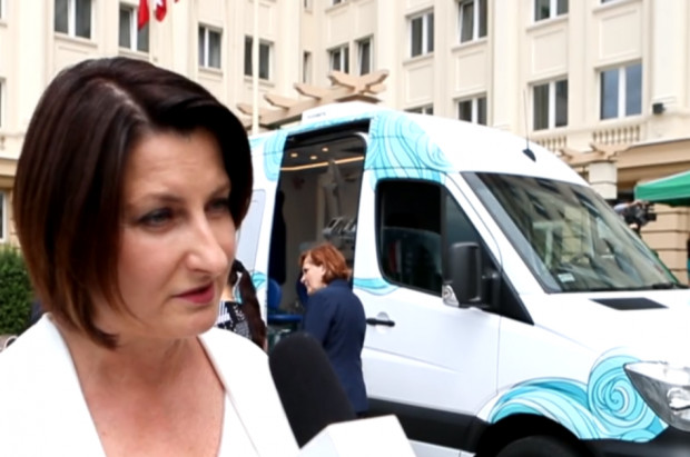 Elżbieta Ptak dyrektor regiony Lux Med Dentobus rozpoczyna rok szkolny