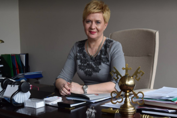 Beata Klimek, prezydent Ostrowa Wielkopolskiego (źródło: FB) Dentysta w szkole w programie wyborczym