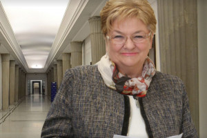 Posłanka Elżbieta Gelert (źródło: FB) Coraz więcej posłów pyta o zapaść w finansowaniu stomatologii