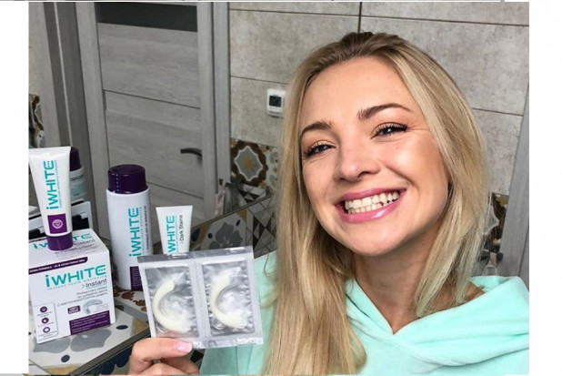 Kurdej Szatan poleca produkt wybielający (źródło: Instagram) Kurdej Szatan testuje produkt wybielający