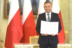 Ustawa podpisana przez prezydenta Podmioty lecznicze: jest próg najniższej płacy zasadniczej