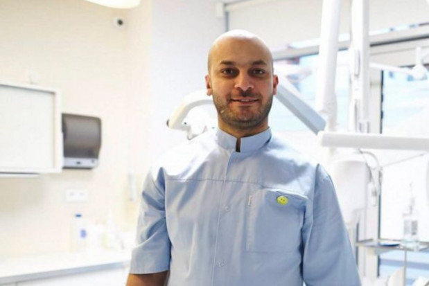Moh’d Atoun (źródło: Zdrowy Uśmiech) Dentysta Moh’d Atoun wyróżniony „Nagrodą Prezydenta Miasta Gdańska”