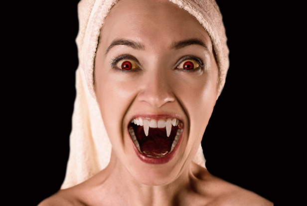 Zęby na Halloween (foto: pixabay) Moda na niszczenie sobie zębów zatacza coraz szersze kręgi