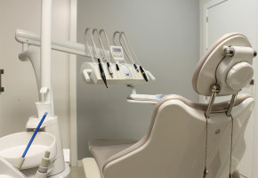 W USA oszuści, podszywający się pod dentystów, trafili do aresztu (fot. pixabay) Fałszywi dentyści w dentobusie zęby leczyli