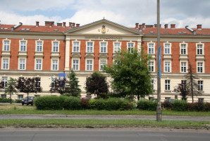 Instytut Stomatologii w Krakowie (fot. Wikipedia) Sędziwy Instytut Stomatologii UJ