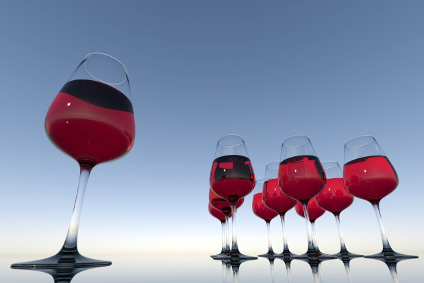 Alkohol i ten kolorowy, i ten bezbarwny szkodzą zębom (fot. pixabay) Karnawał, czyli wszystko co pacjent o wpływie alkoholu na zęby wiedzieć powinien