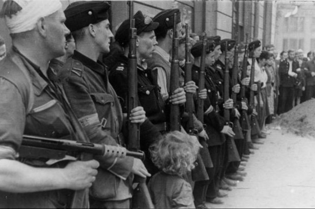 Powstańcy warszawscy (źródło: Wikipedia) Poszukiwanie w Szczecinie lekarzy i lekarzy dentystów - powstańców warszawskich