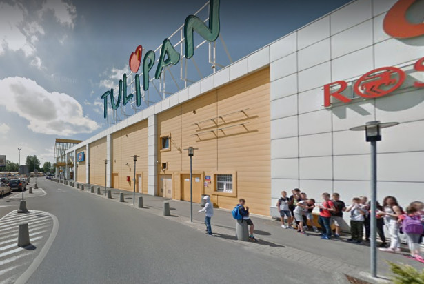 Ch Tulipan w Łodzi (źródło Google Maps) Studenci stomatologii z Łodzi w Tulipanie z okazji ŚDZJU