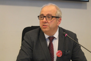 Andrzej Cisło wiceprezes NRL i przewodniczący KS tej izby. Stomatologia w okowach mitów. Pytanie - na ile niebezpiecznych?