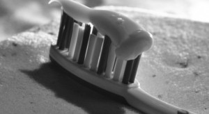 Stężenie fluoru w paście do zębów ma znaczenie w walce z próchnicą
