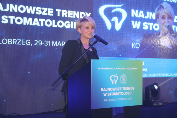Anna Mieczkowska, prezydent Kołobrzegu podczas XXII Najnowszych Trendów w Stomatologii Najnowsze Trendy w Stomatologii: Super Bowl konferencji naukowo – szkoleniowych