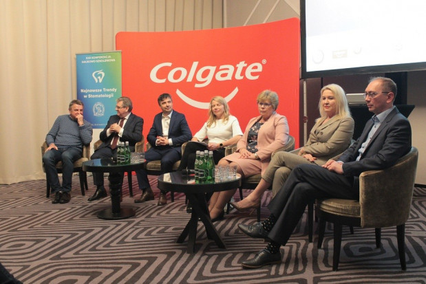 Podczas debaty zorganizowanej przez KS ORL w Szczecinie Zdecydowane „nie” wobec uruchamiania prywatnych szkół dentystycznych