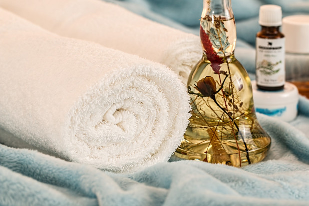 Konkurencja o pacjenta zmusza dentystów do uprzyjemniania wizyty w najróżniejszy sposób (fot. pixabay) Dentysta lepszy od spa