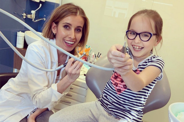 Joanna Izabella Morawska z córką Adą (foto: archiwum) Prosta droga od tłumaczki do dentystki: historia bardzo optymistyczna