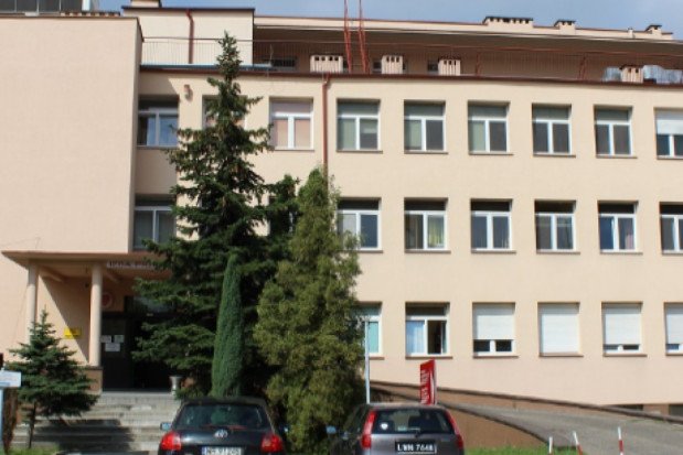 Szpital powiatowy w Łowiczu Łódzkie: dentystka na dyrektora szpitala powiatowego?