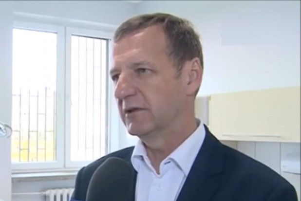 Waldemar Brzostek wójt gminy Ostrów Mazowiecka Wójt gminy Ostrów Mazowiecka stawia na dentystów w szkołach