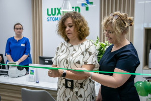 Wstęga przecięta LUX MED Stomatologia działa (foto: archiwum) LUX MED Stomatologia powiększa stan posiadania w Warszawie