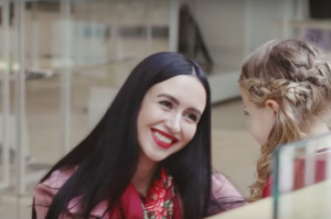 Najpiękniejszy uśmiech wszechświata Elena Stanislavkaya z tytułem Smile Universe