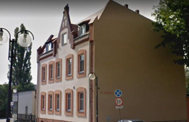 Dom św. Jadwigi przy ul. Judyma 7 w Kędzierzynie Koźlu źródło: Google Maps Kamienica naznaczona stomatologią